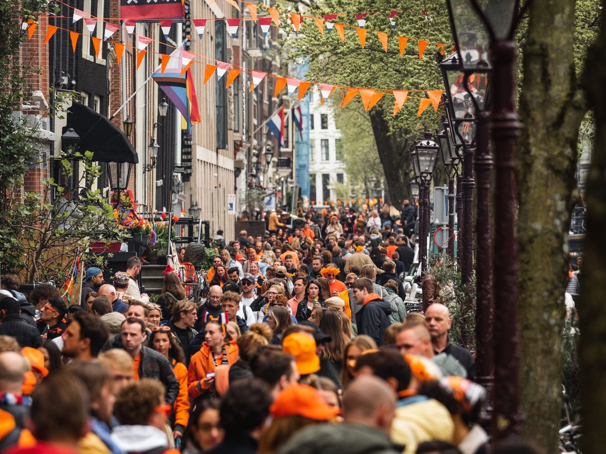 Stockfoto, niet van Eindhoven = King: Koningsnacht en Koningsdag
