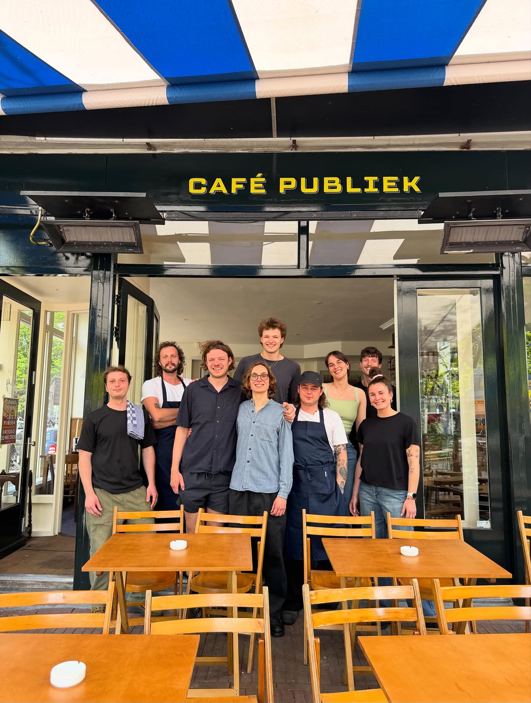 Café Publiek, Dapperplein 23 (Oost)
