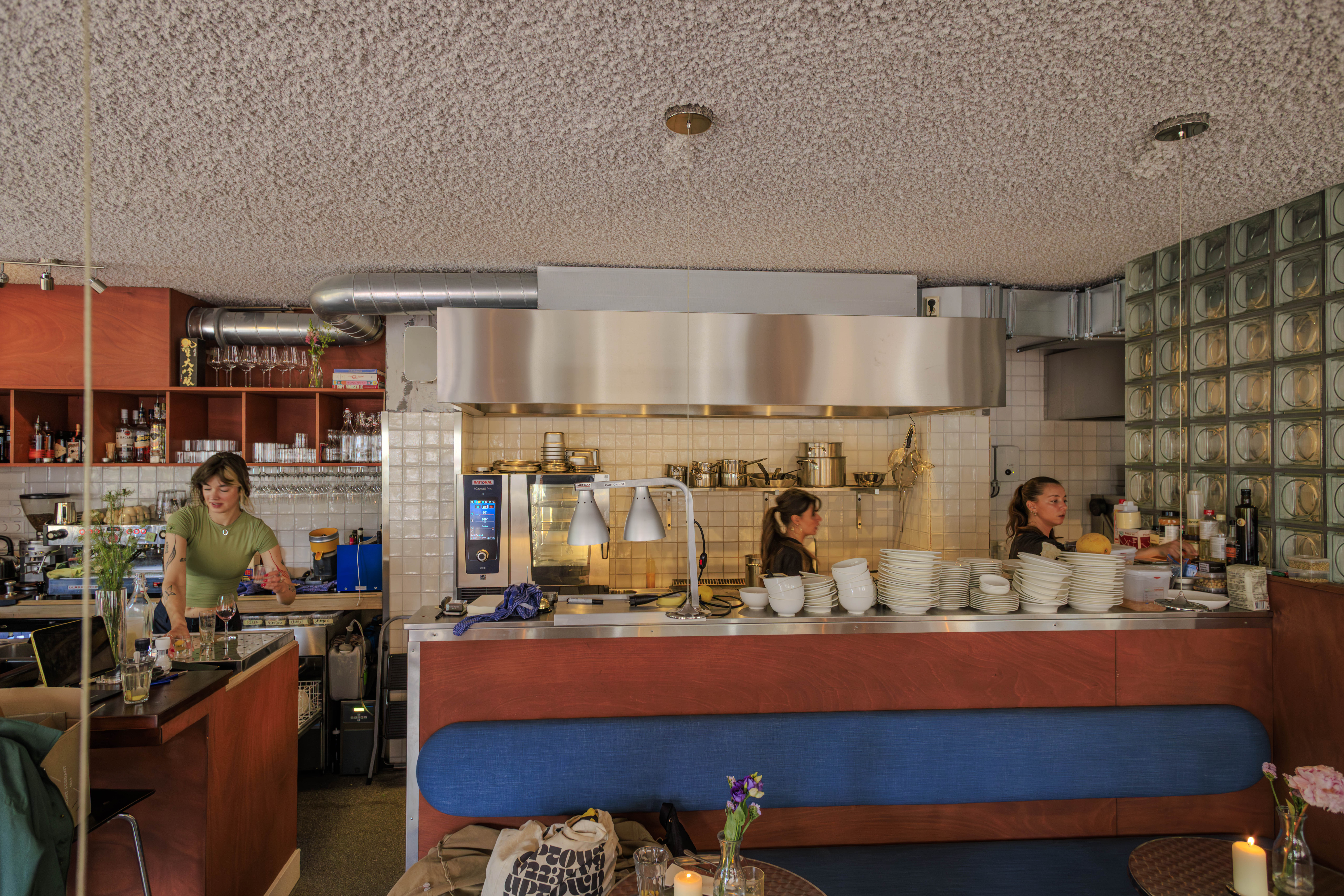 Café Kiek, Prins Hendrikplein 22 (Zeeheldenkwartier)