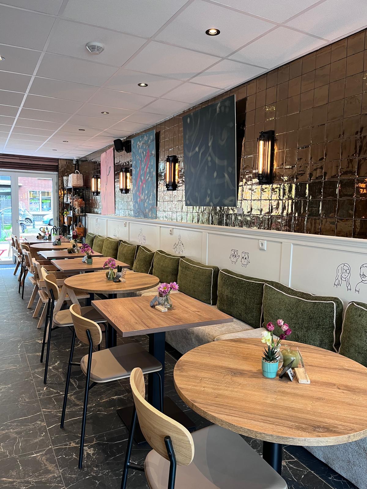 The Storycafe, Appelstraat 175 (Bomen- en Bloemenbuurt)